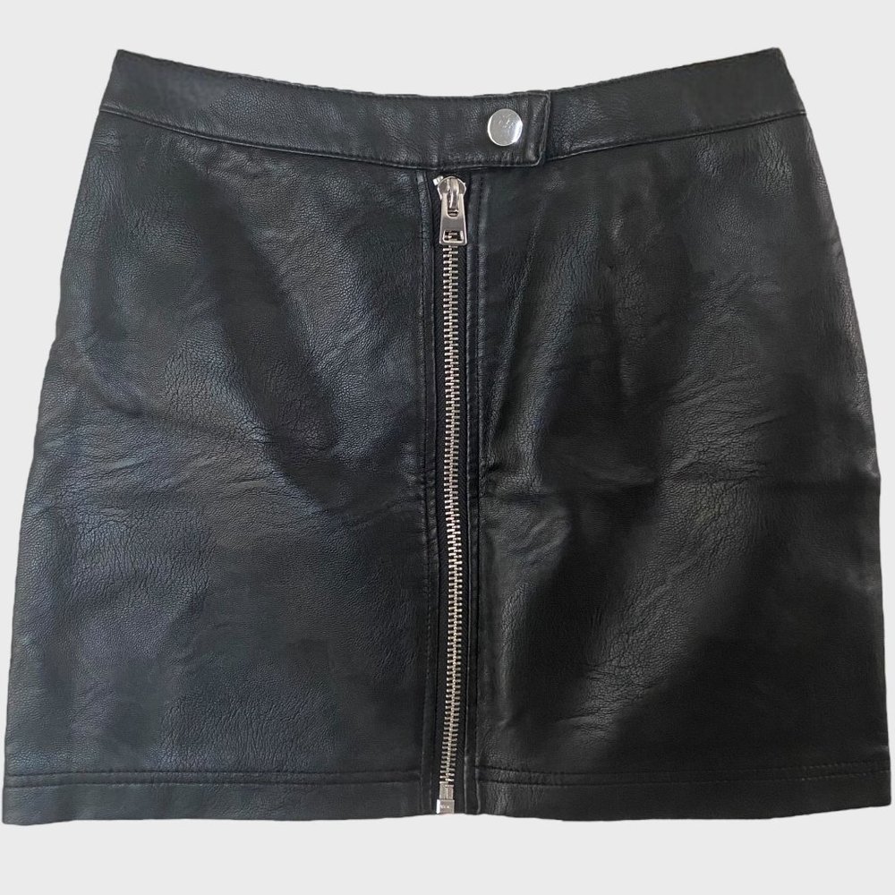 Topshop Zip-Up Mini Skirt Women's Petite Size 2 Black Faux Leather High-Waisted